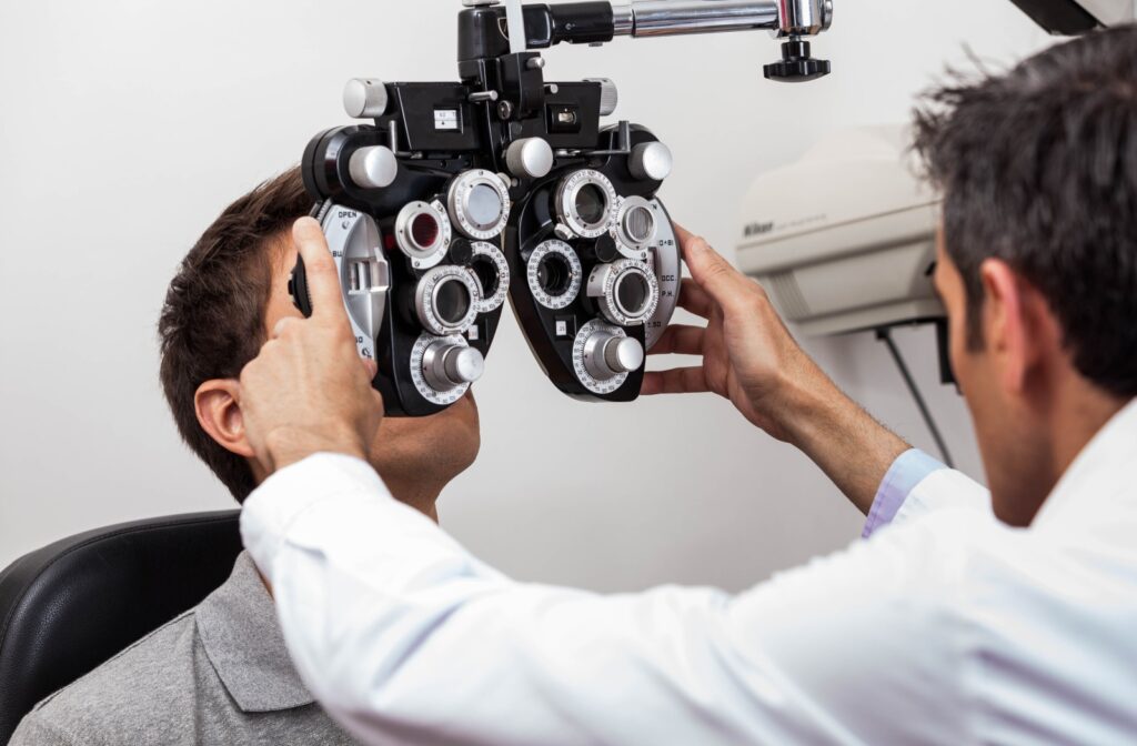 A young adult receives a comprehensive eye exam to diagnose the cause of his eye flashes and floaters.